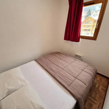 Valfrejus: 2 Pieces + Cabine, Centre Station, 4/6 Pers - Fr-1-265-199 Apartment