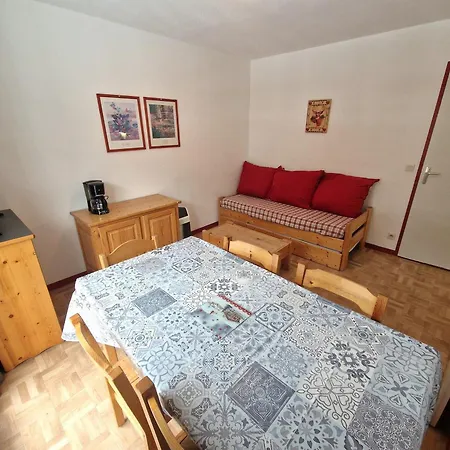 Valfrejus: 2 Pieces + Cabine, Centre Station, 4/6 Pers - Fr-1-265-199 Apartment Valfrejus